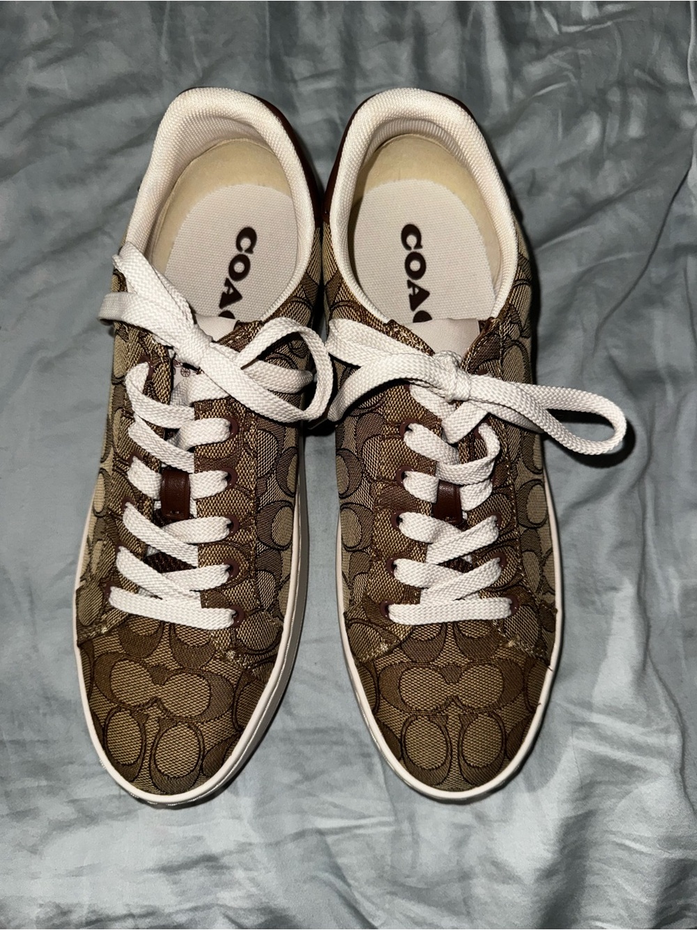 Women’s Brown Coach Clip Low Top with White Laces Sneaker Size 9.5 - Picture 2 of 12